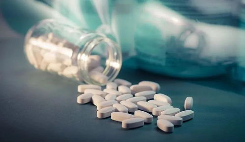 新冠感染癥狀、就醫(yī)信號(hào)與科學(xué)應(yīng)對(duì) 理性備藥與生物制劑進(jìn)展解析